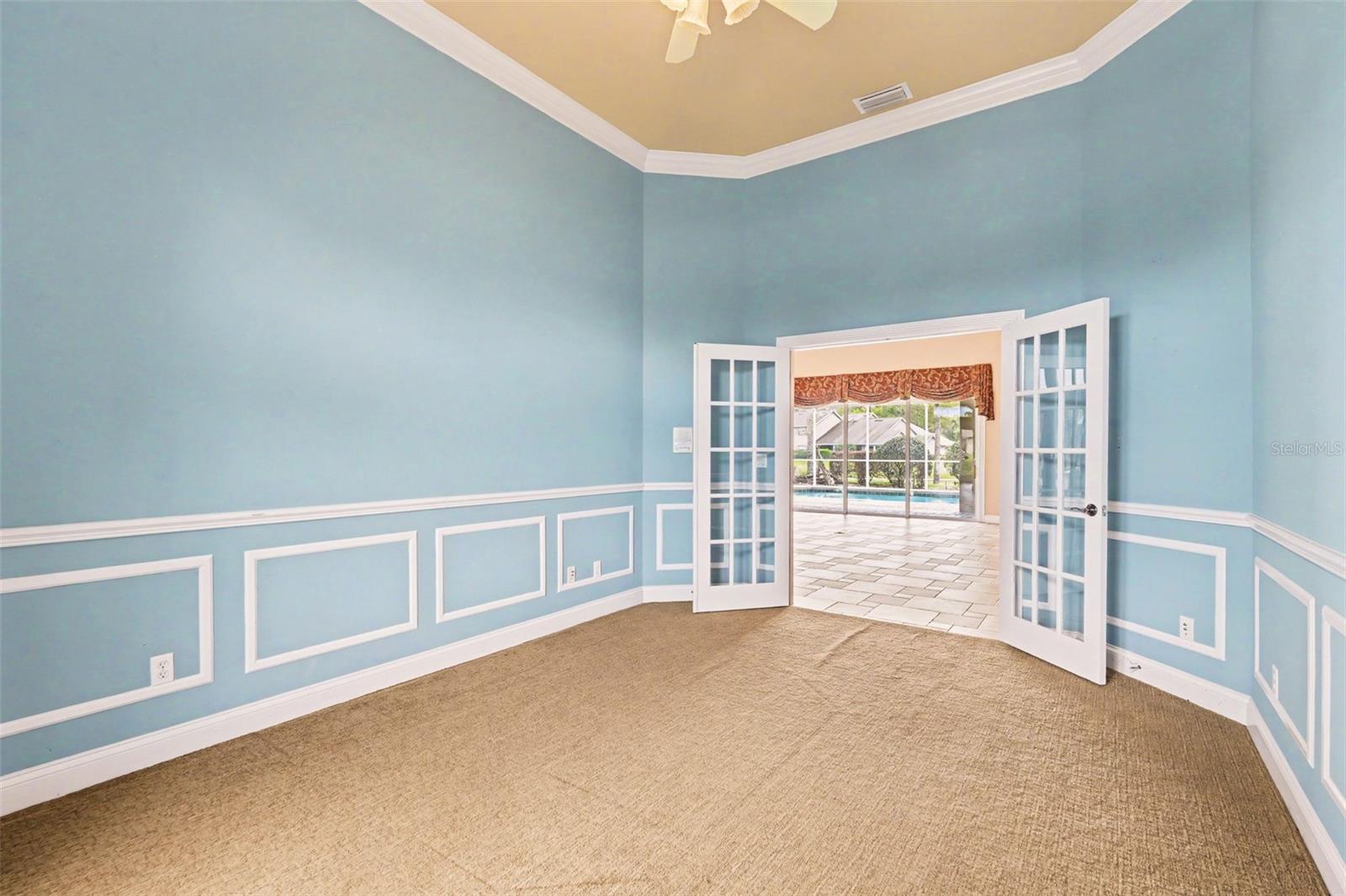 SPRUCE CREEK FLY IN - Residential