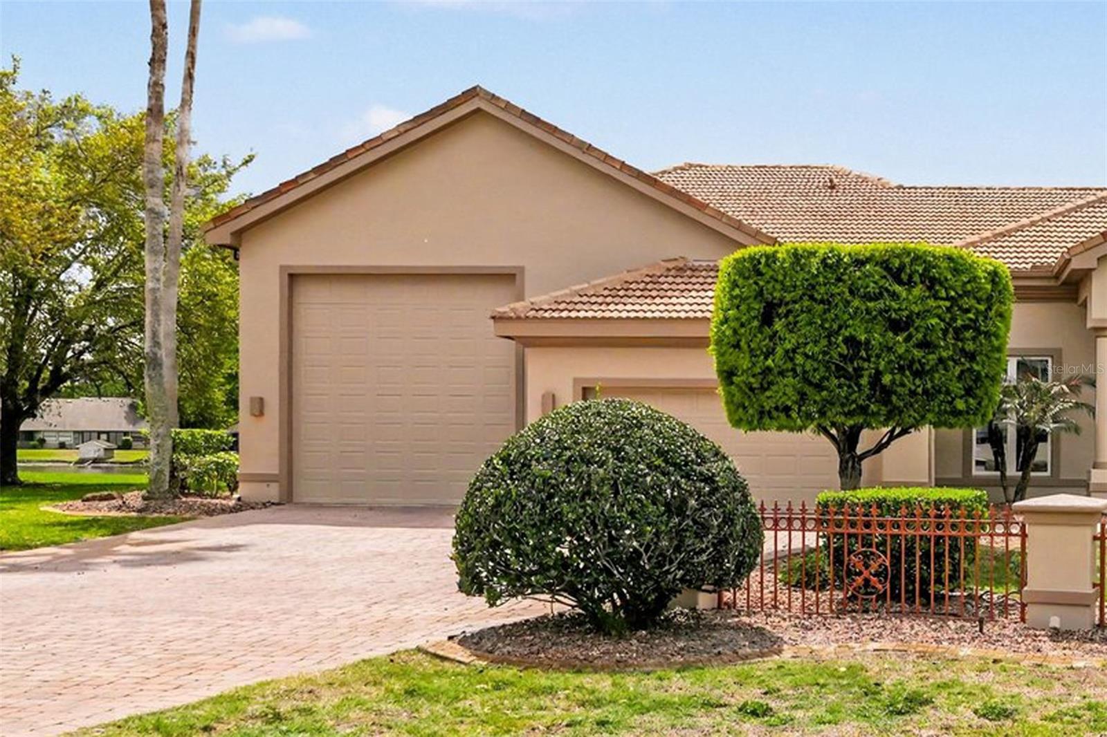 SPRUCE CREEK FLY IN - Residential