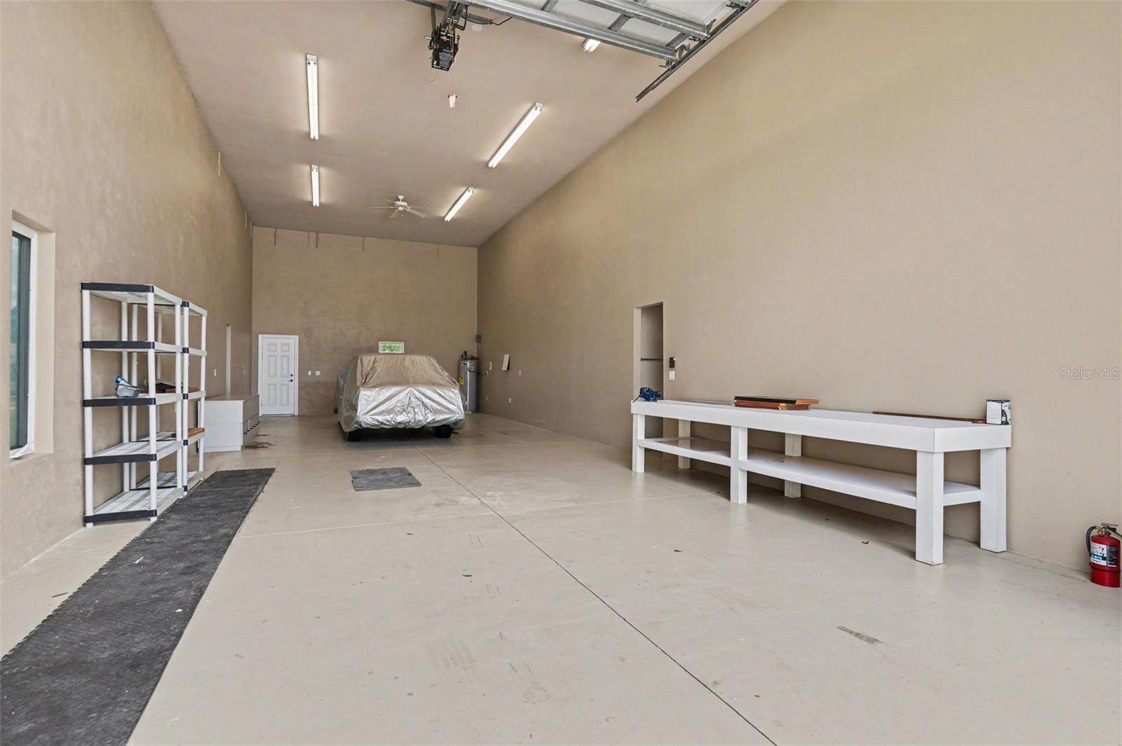 SPRUCE CREEK FLY IN - Residential