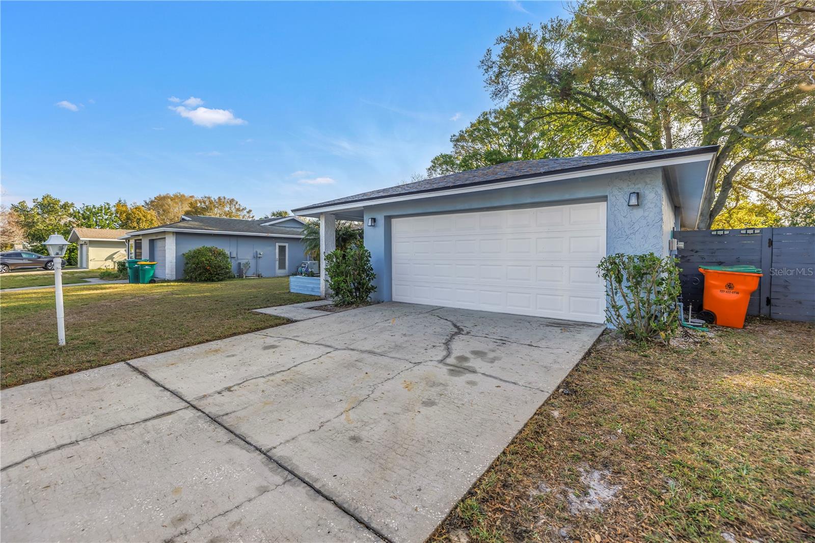 2552 BRAMBLEWOOD DRIVE W