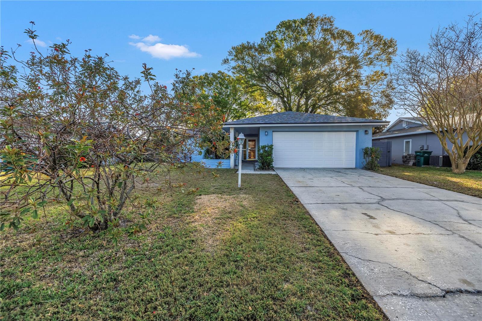 2552 BRAMBLEWOOD DRIVE W