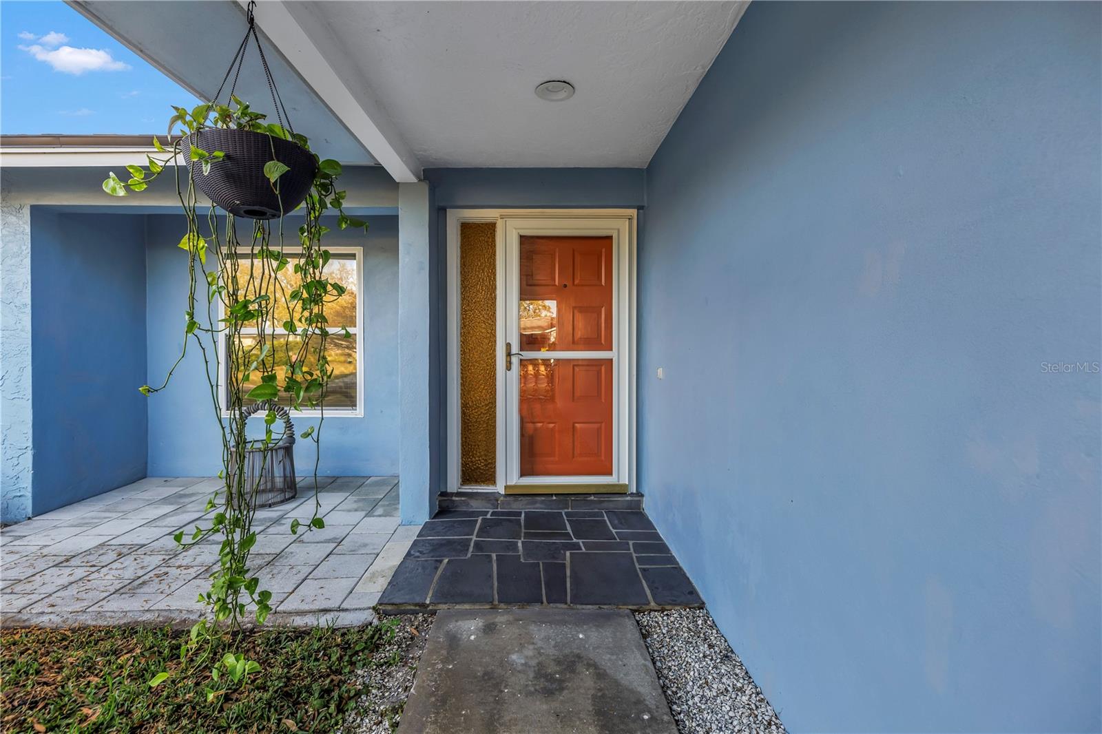 2552 BRAMBLEWOOD DRIVE W