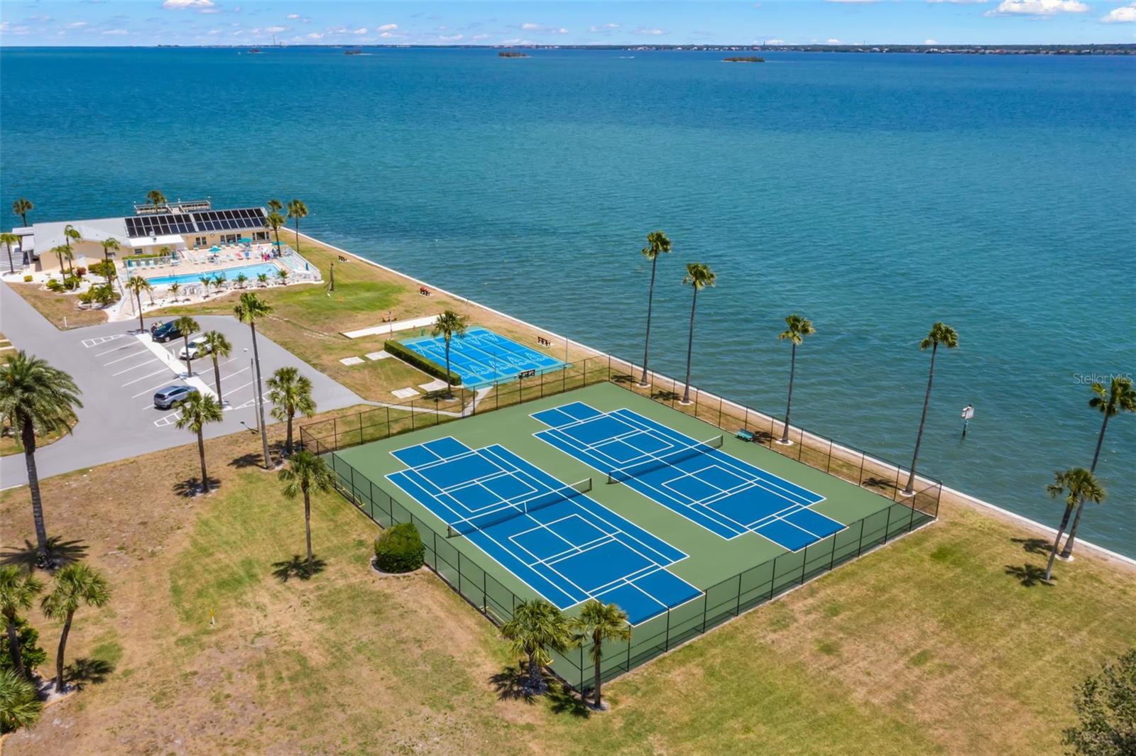 ROYAL STEWART ARMS - Residential