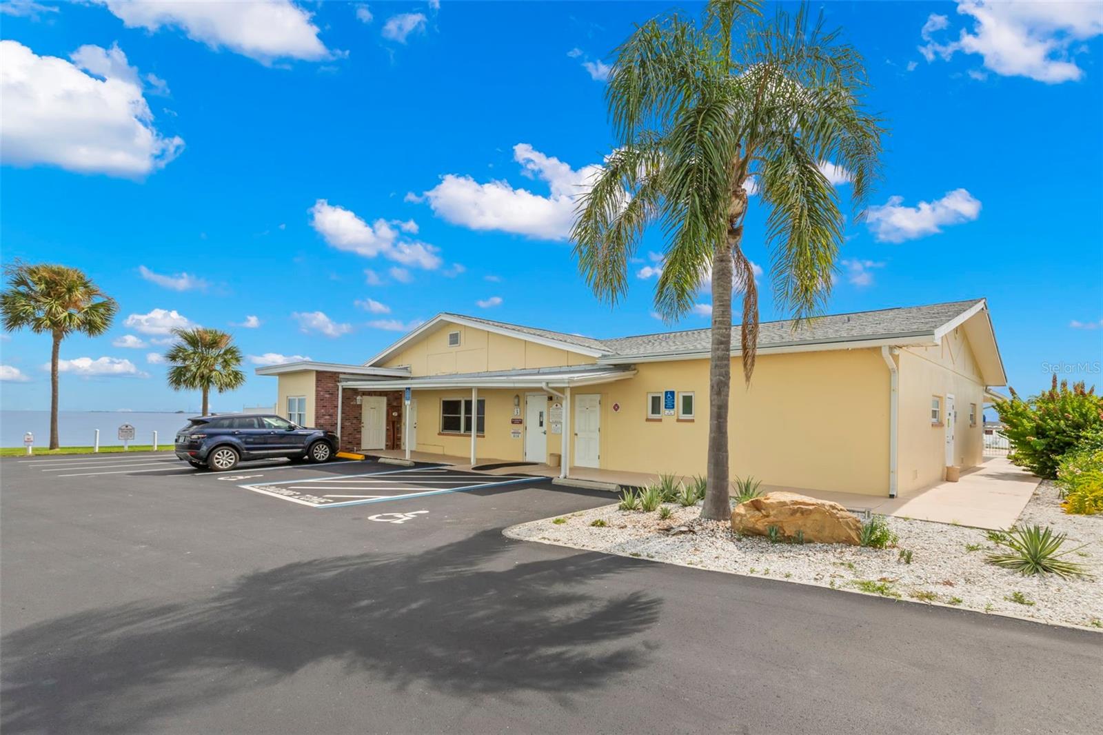 ROYAL STEWART ARMS - Residential