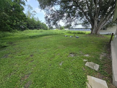 A home in WINTER HAVEN