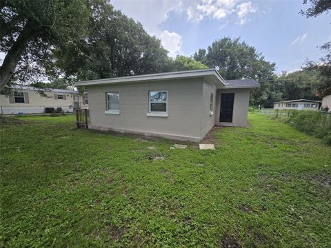 A home in WINTER HAVEN