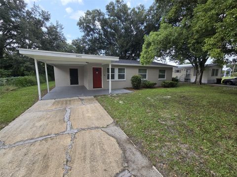 A home in WINTER HAVEN