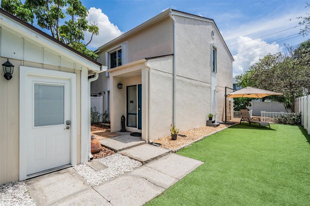 Photo of 103 E Davis Boulevard #B, Tampa, FL 33606 (MLS # TB8401835)