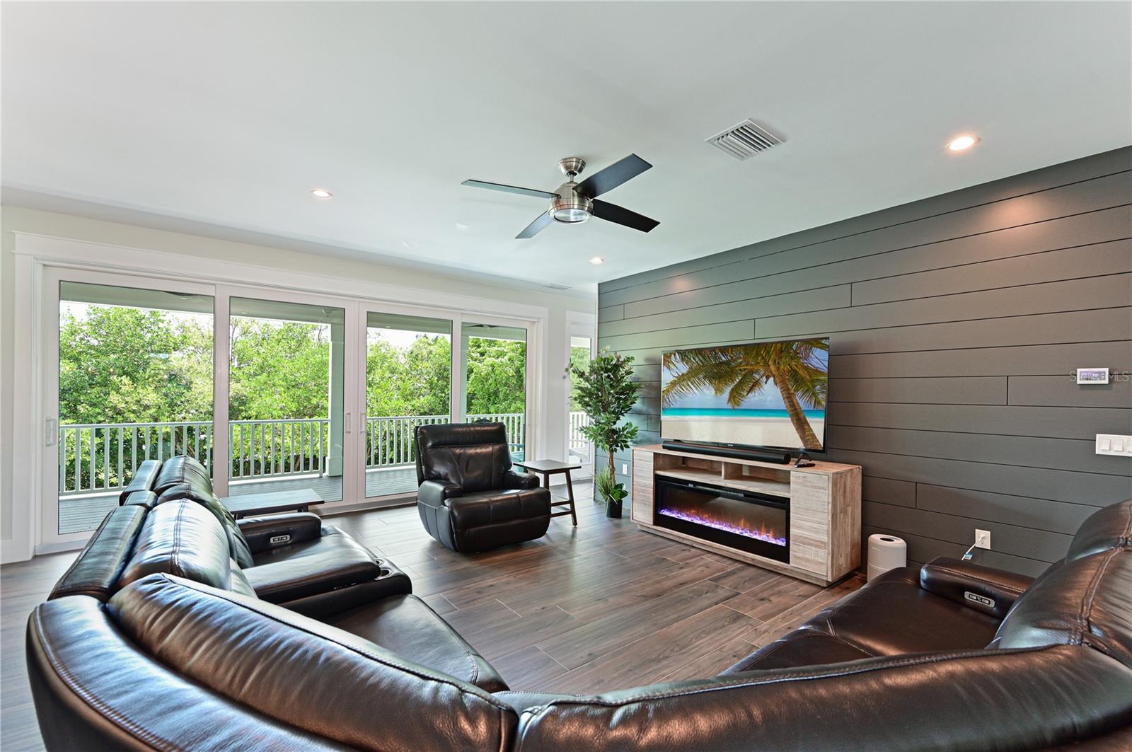 SLEEPY LAGOON PARK 2 - Residential