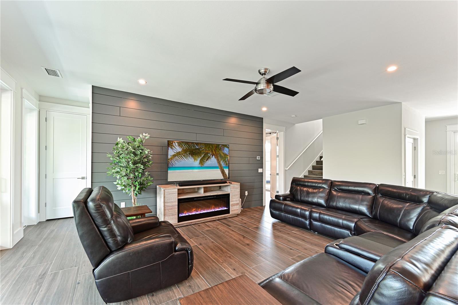 SLEEPY LAGOON PARK 2 - Residential