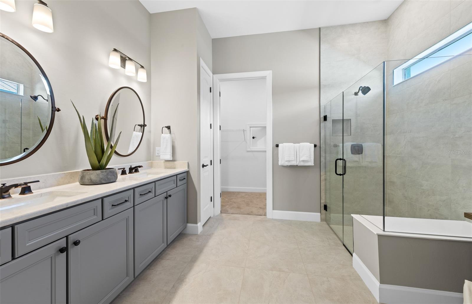 ARBOR OAKS AT THE WOODLANDS - Residential