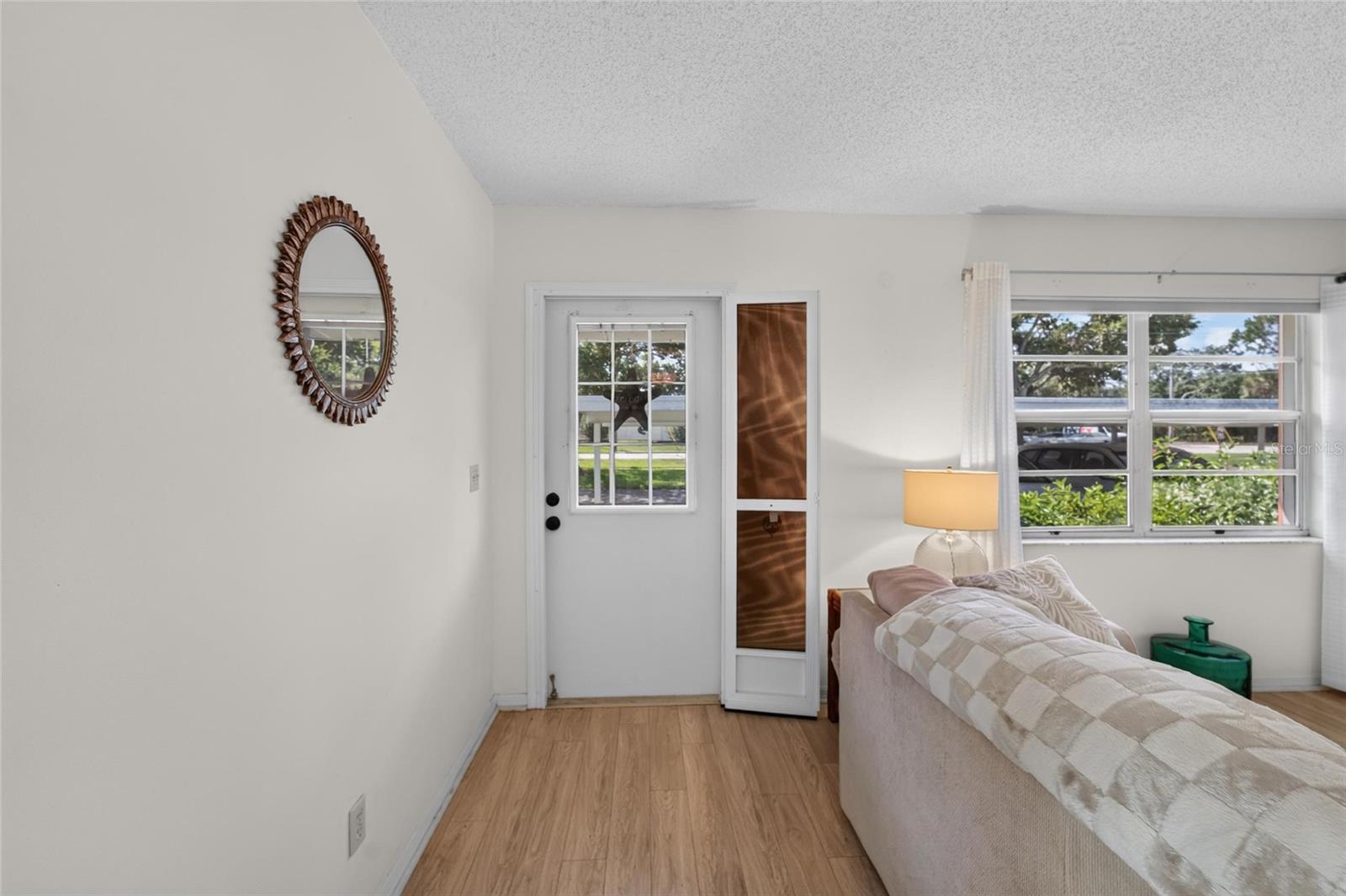 401 DE GRASSE PLACE 21