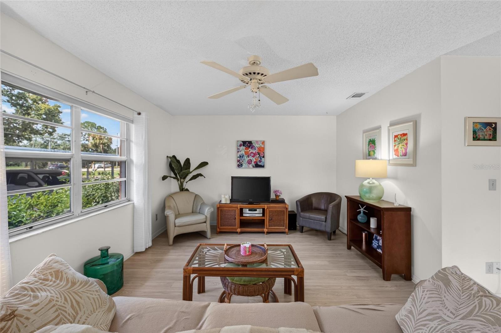 401 DE GRASSE PLACE 21