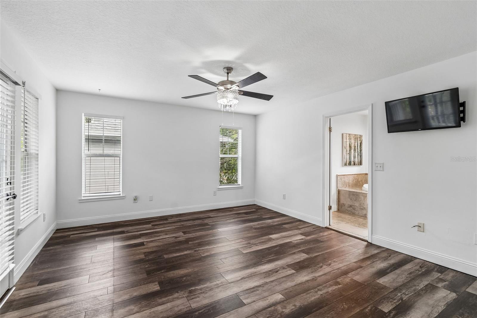 THE SOUTHPOINTE AT BAYSHORE - Residential