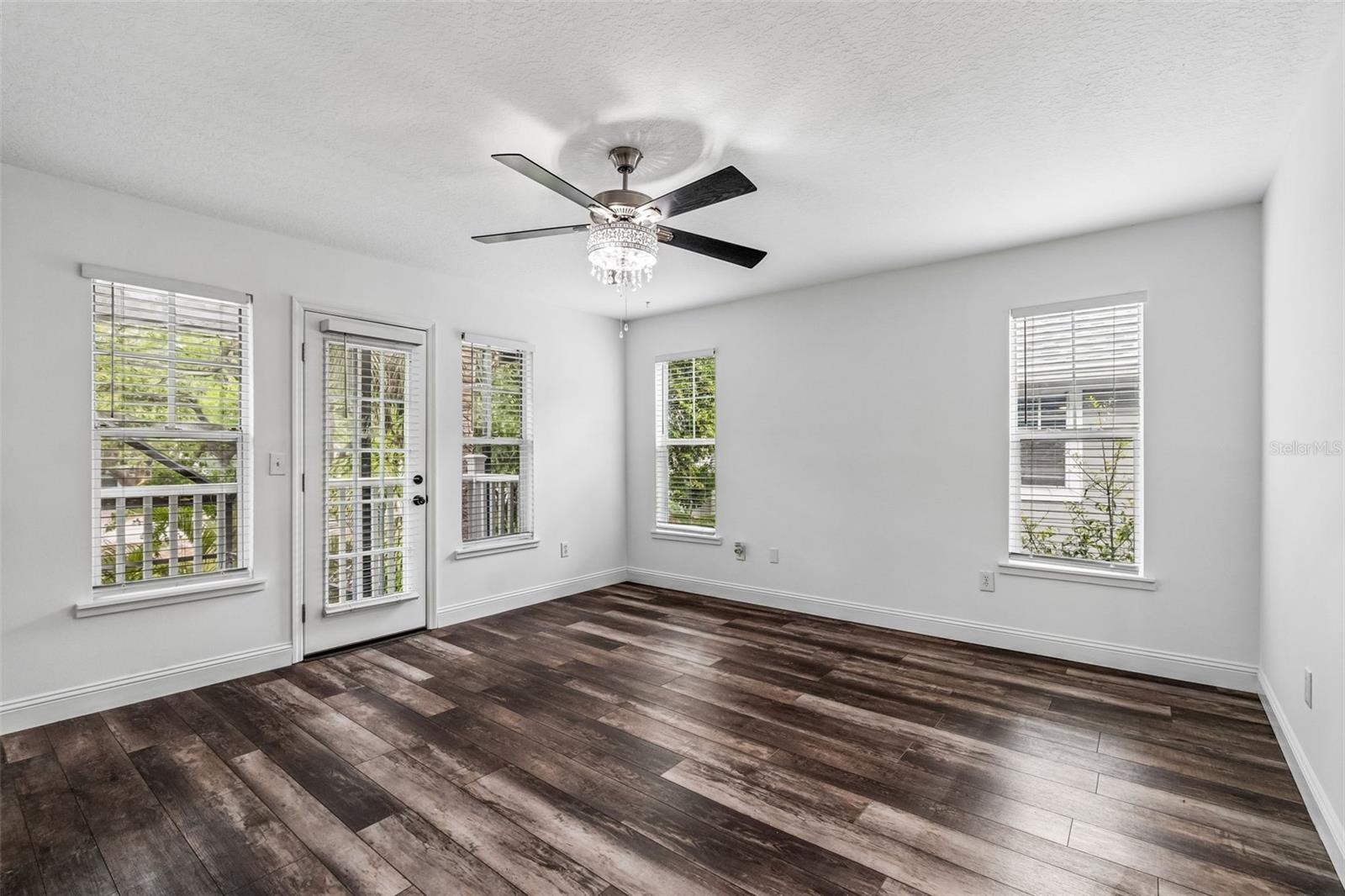 THE SOUTHPOINTE AT BAYSHORE - Residential