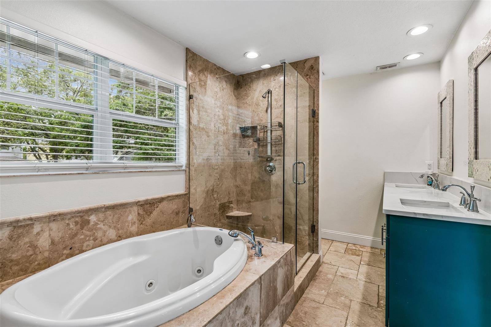 THE SOUTHPOINTE AT BAYSHORE - Residential