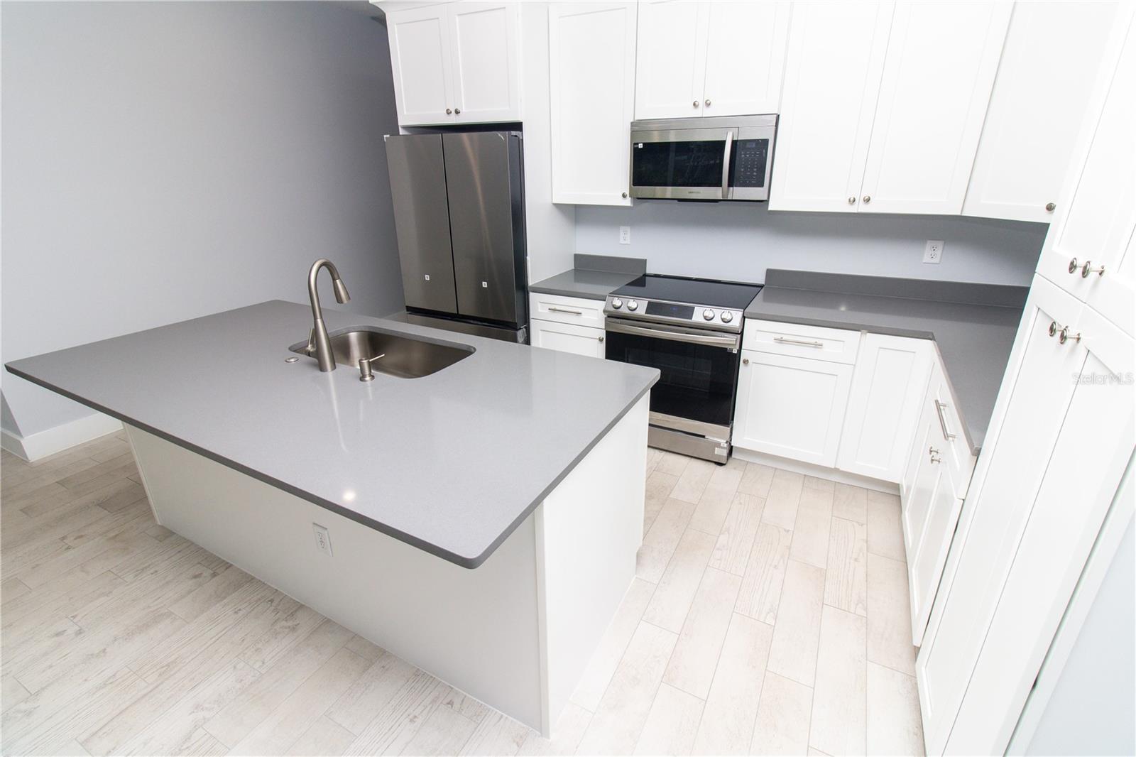 SOUTH WATERFRONT PARK - Residential