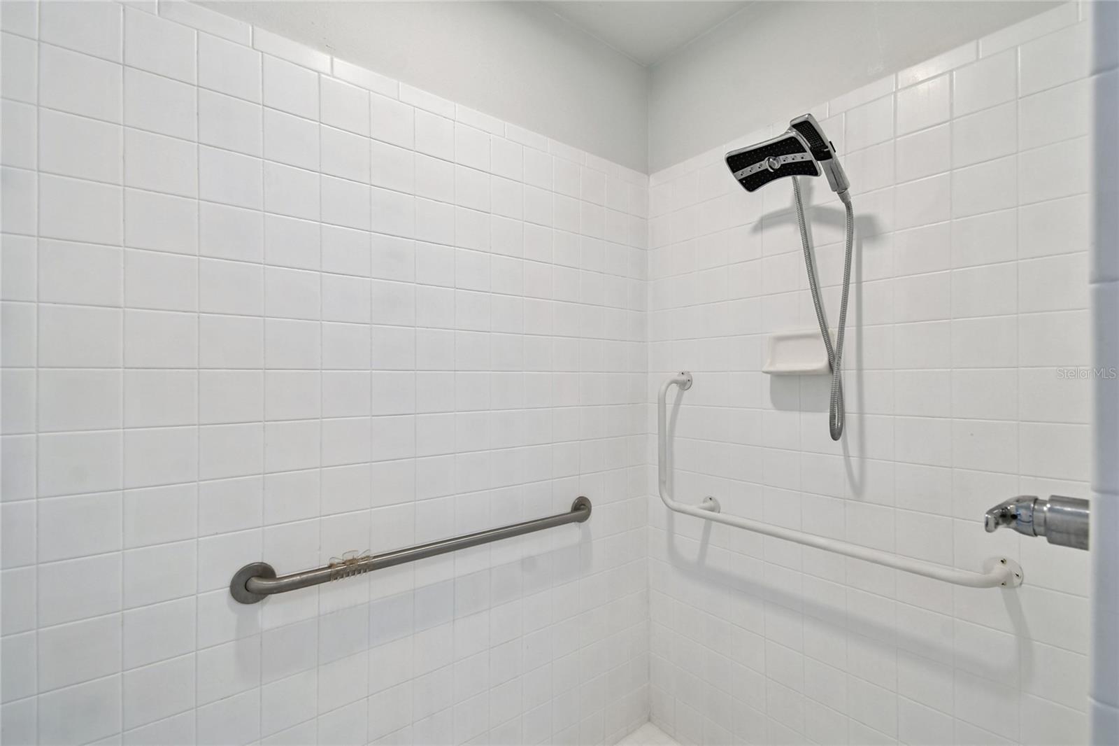 MANHATTAN MANOR REV - Residential