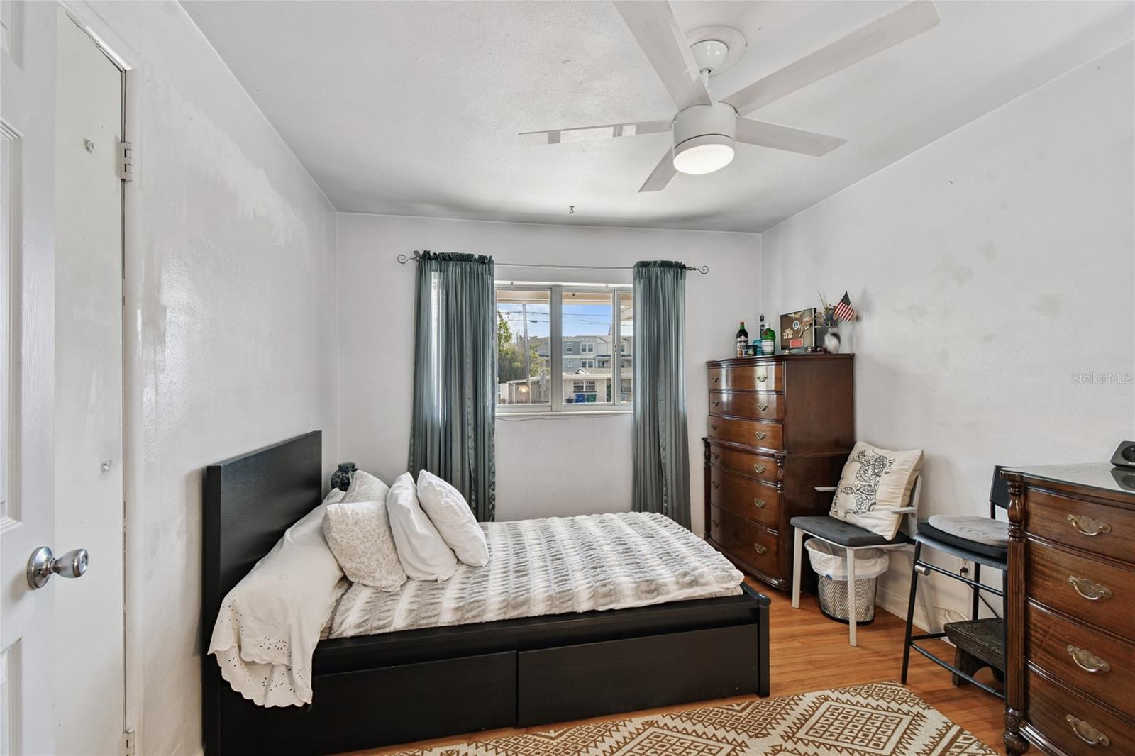 MANHATTAN MANOR REV - Residential