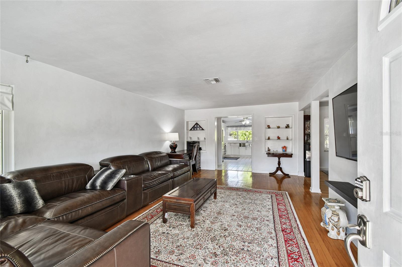 MANHATTAN MANOR REV - Residential