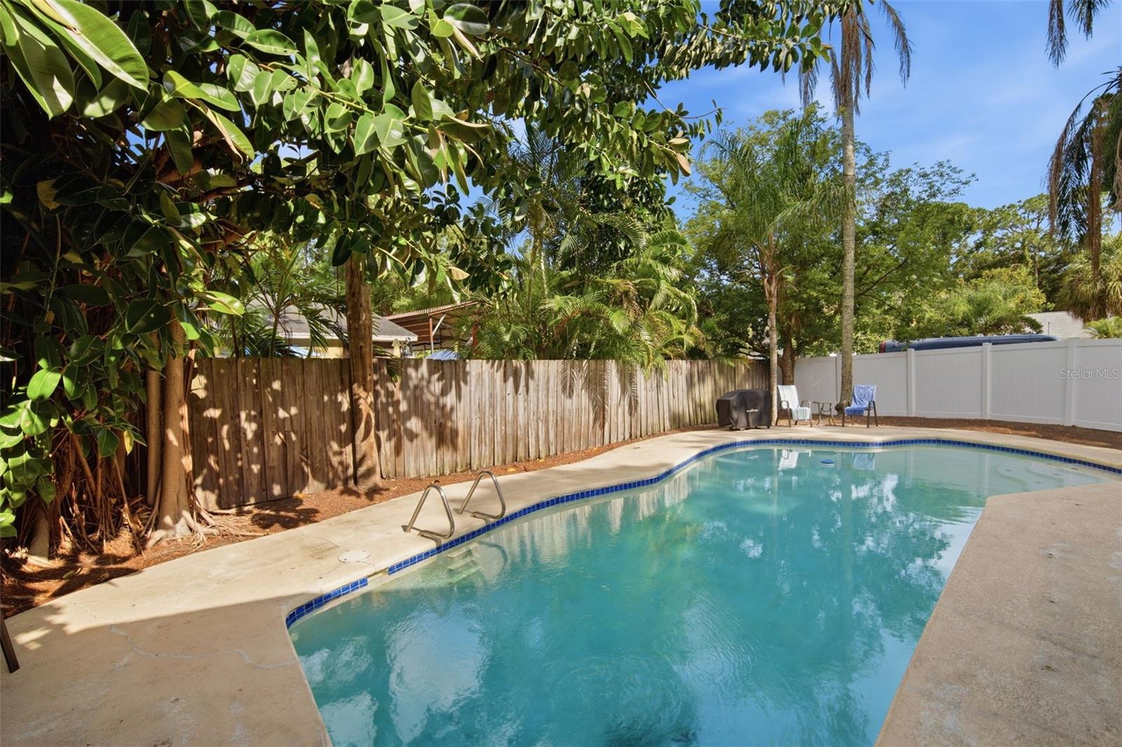 7327 SUNSHINE CIRCLE