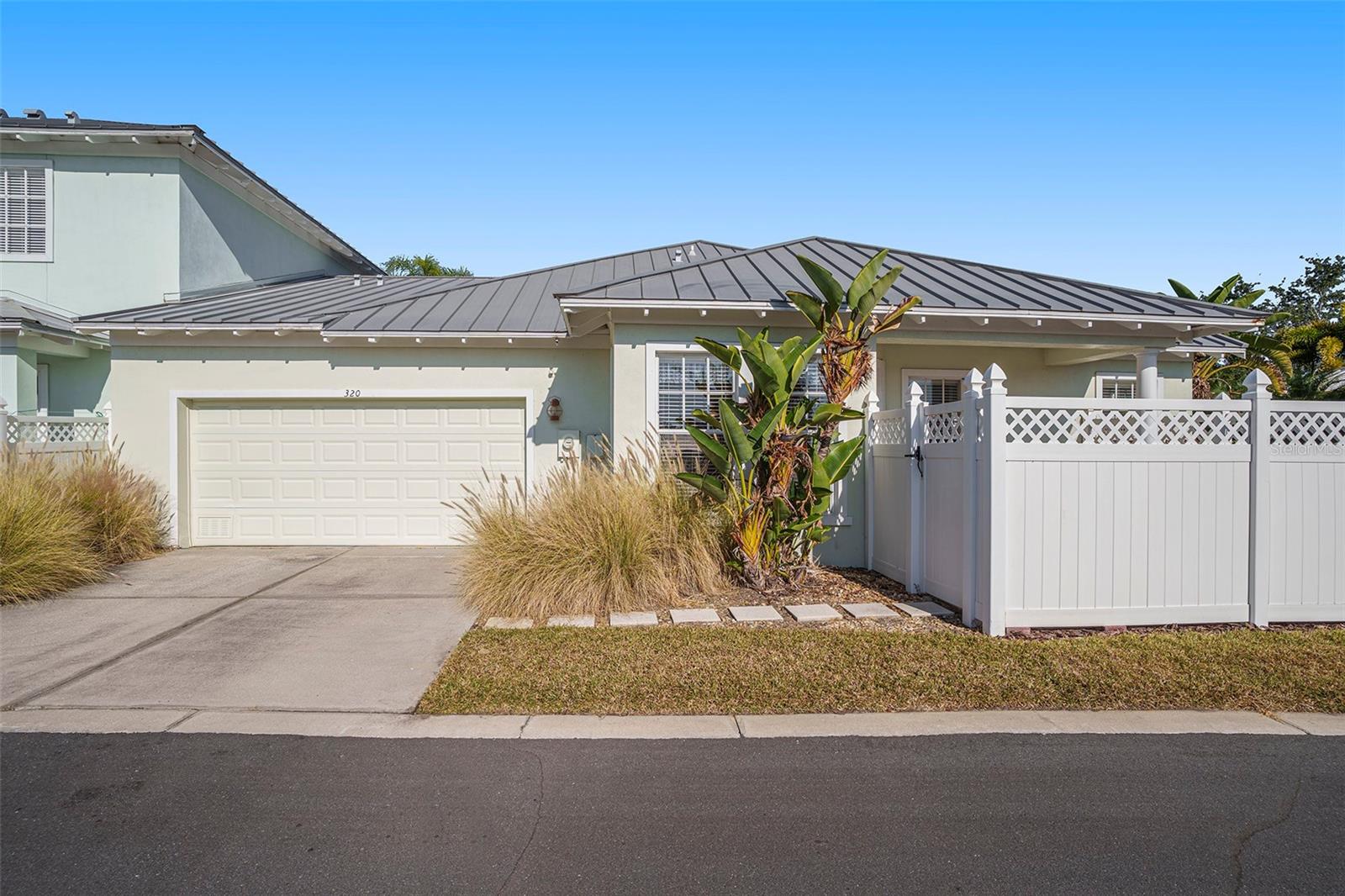 TOWNHOMES AT COMPASS POINTE - Residential