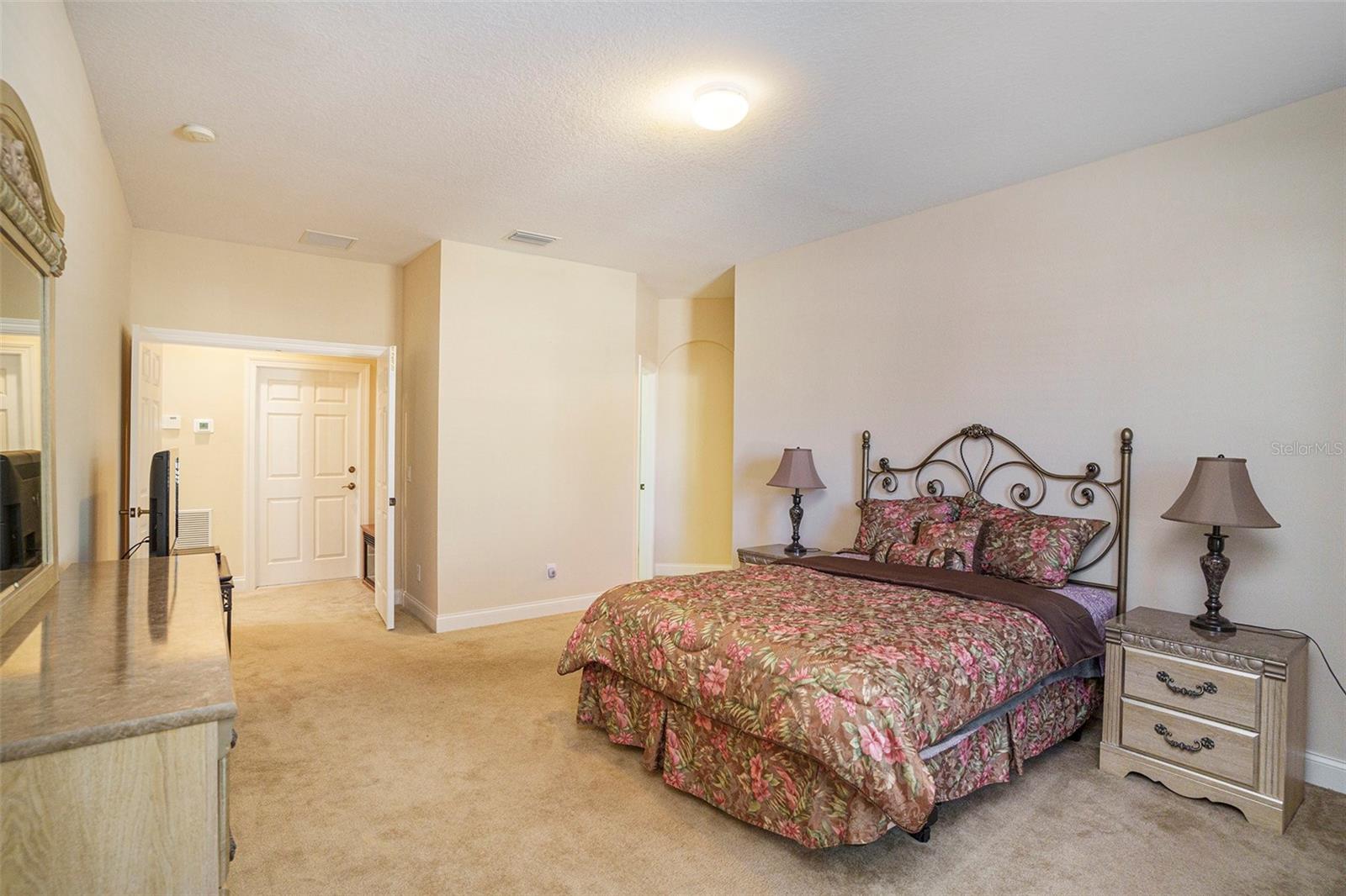 TOWNHOMES AT COMPASS POINTE - Residential