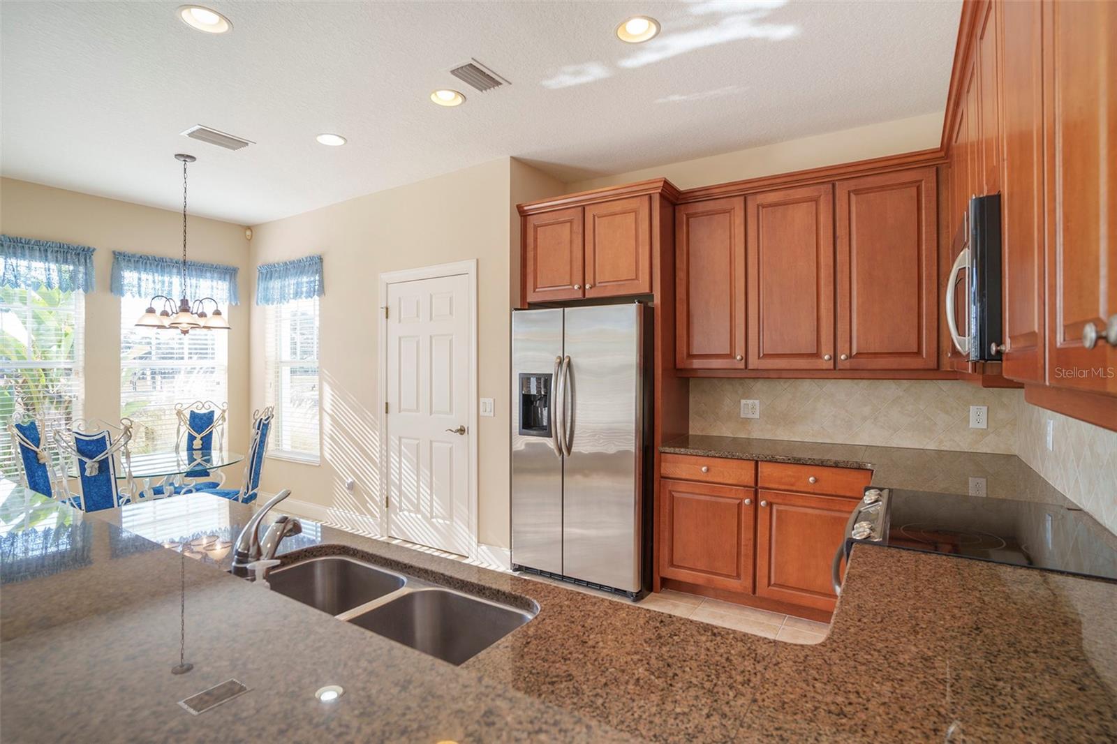 TOWNHOMES AT COMPASS POINTE - Residential