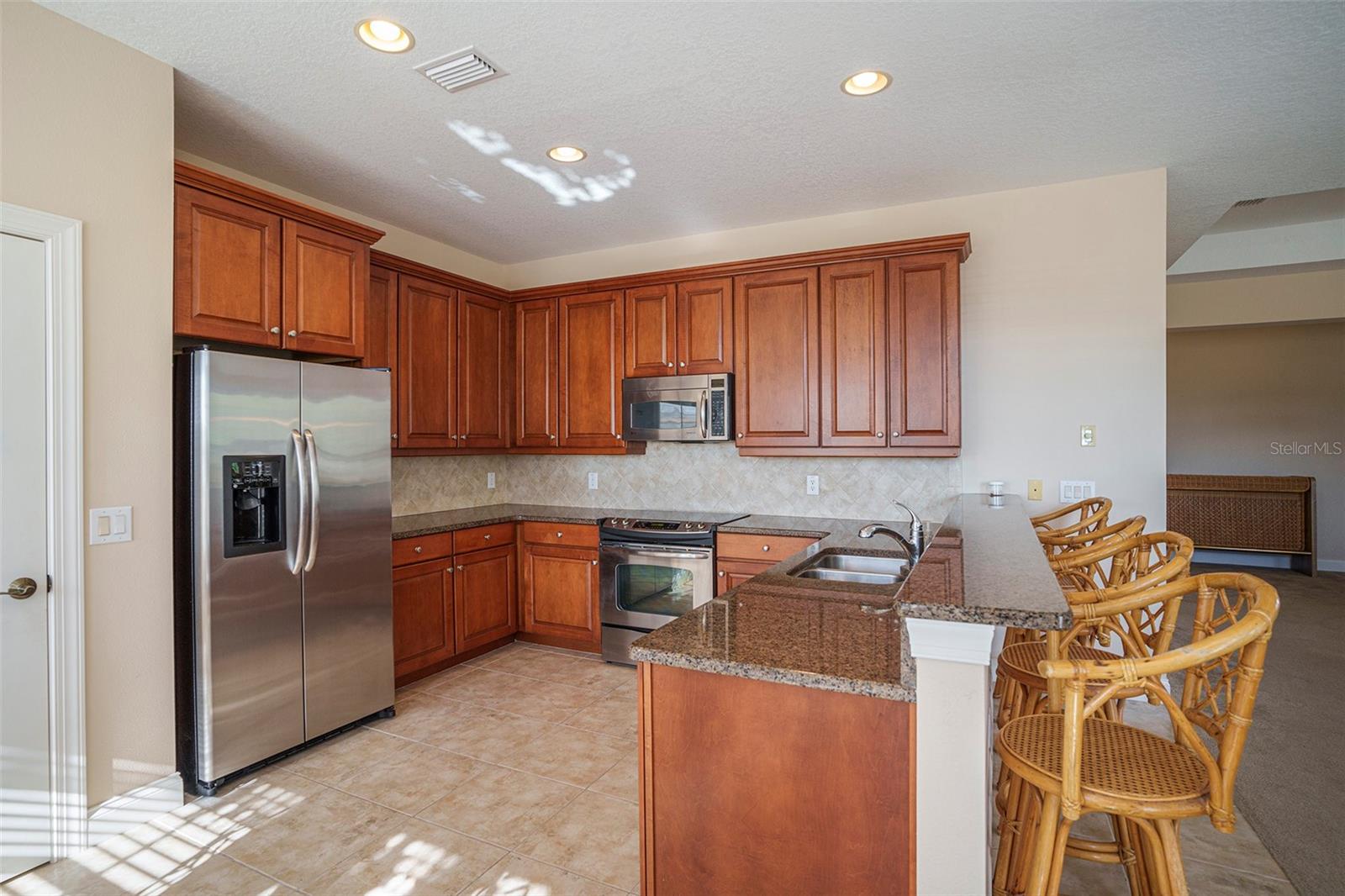 TOWNHOMES AT COMPASS POINTE - Residential