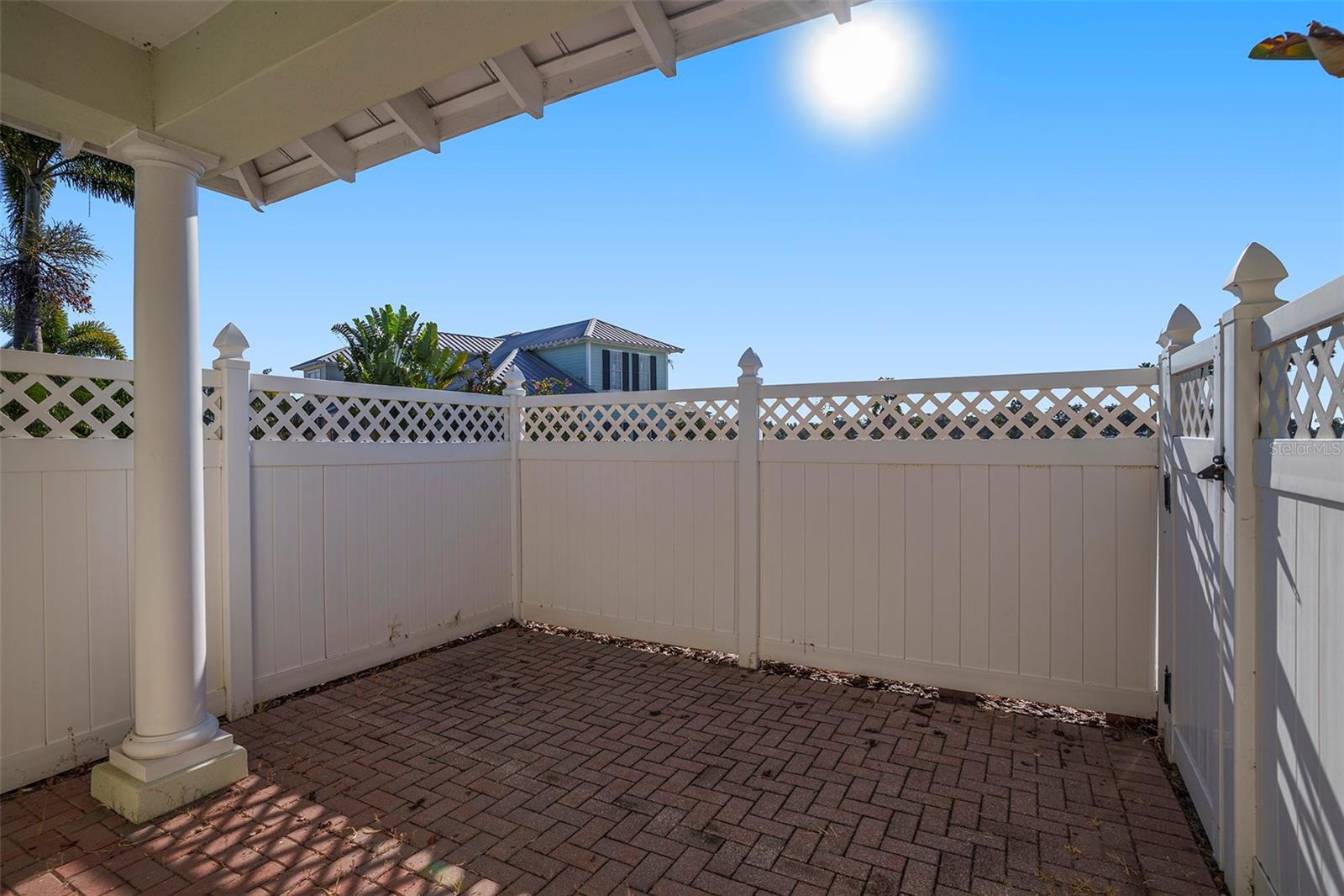 TOWNHOMES AT COMPASS POINTE - Residential