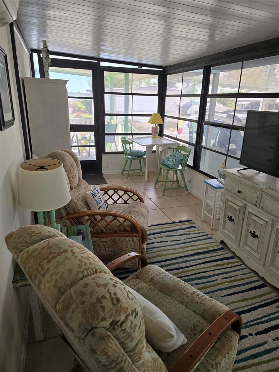 HOLIDAY TRAVEL PARK ENGLEWOOD - Residential