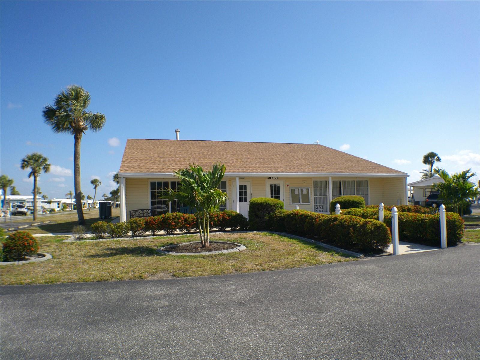 HOLIDAY TRAVEL PARK ENGLEWOOD - Residential