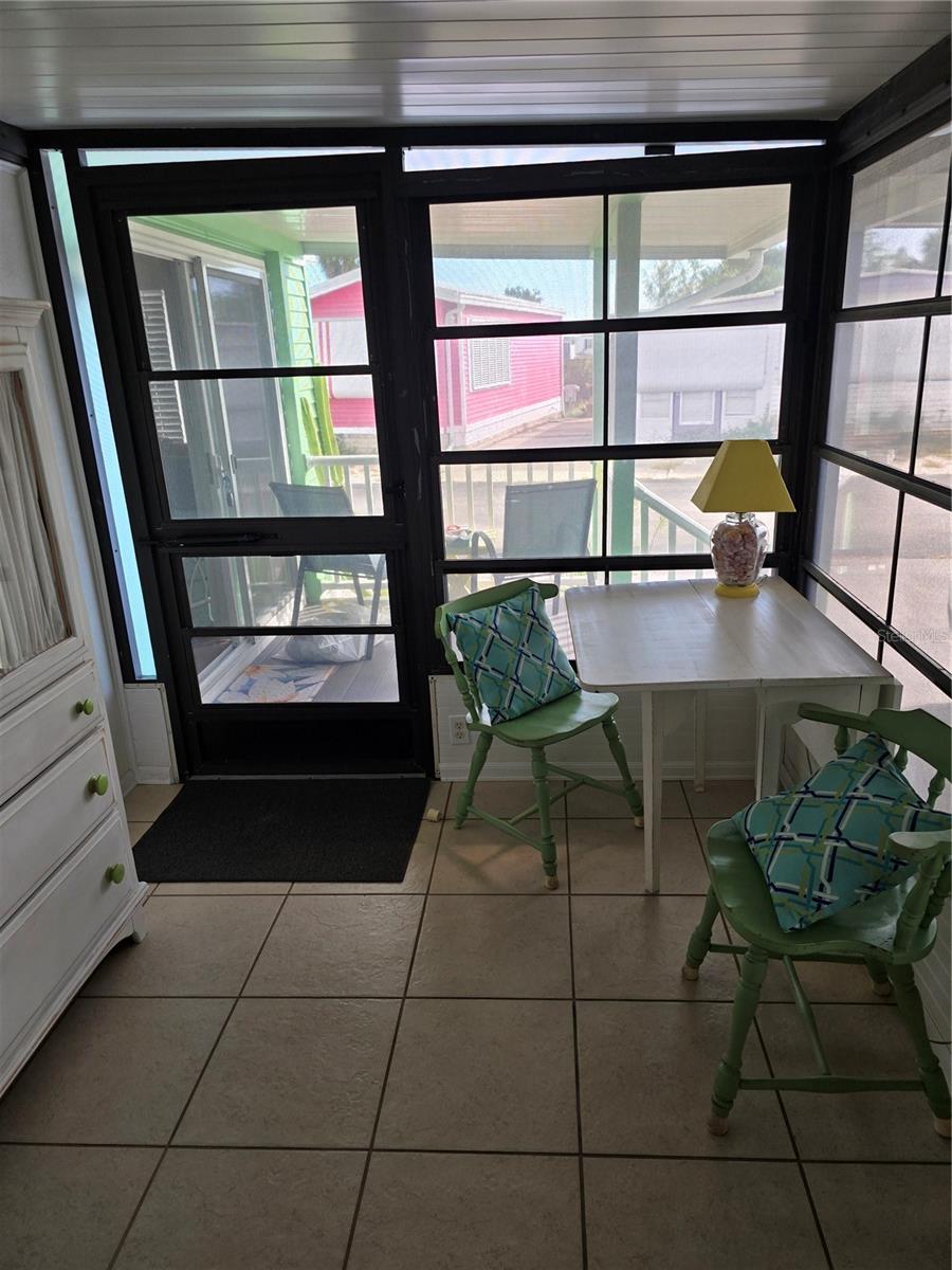 HOLIDAY TRAVEL PARK ENGLEWOOD - Residential