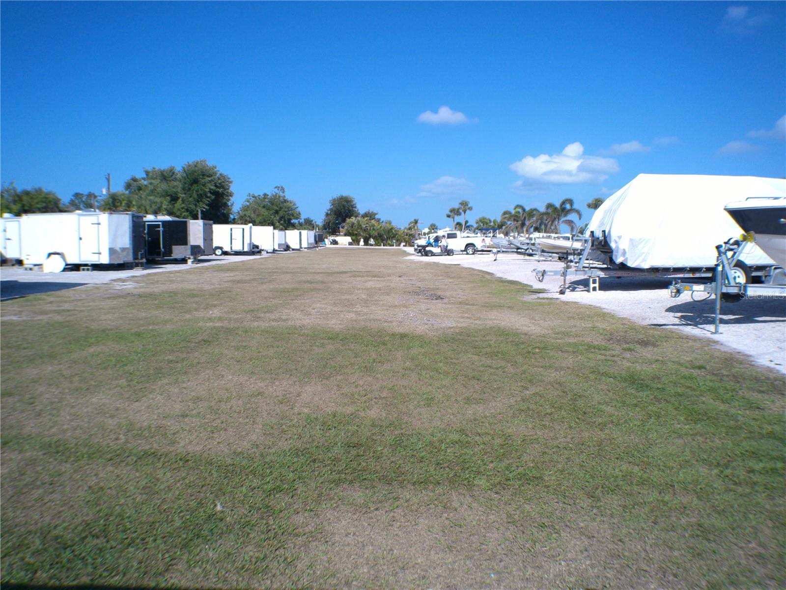 HOLIDAY TRAVEL PARK ENGLEWOOD - Residential