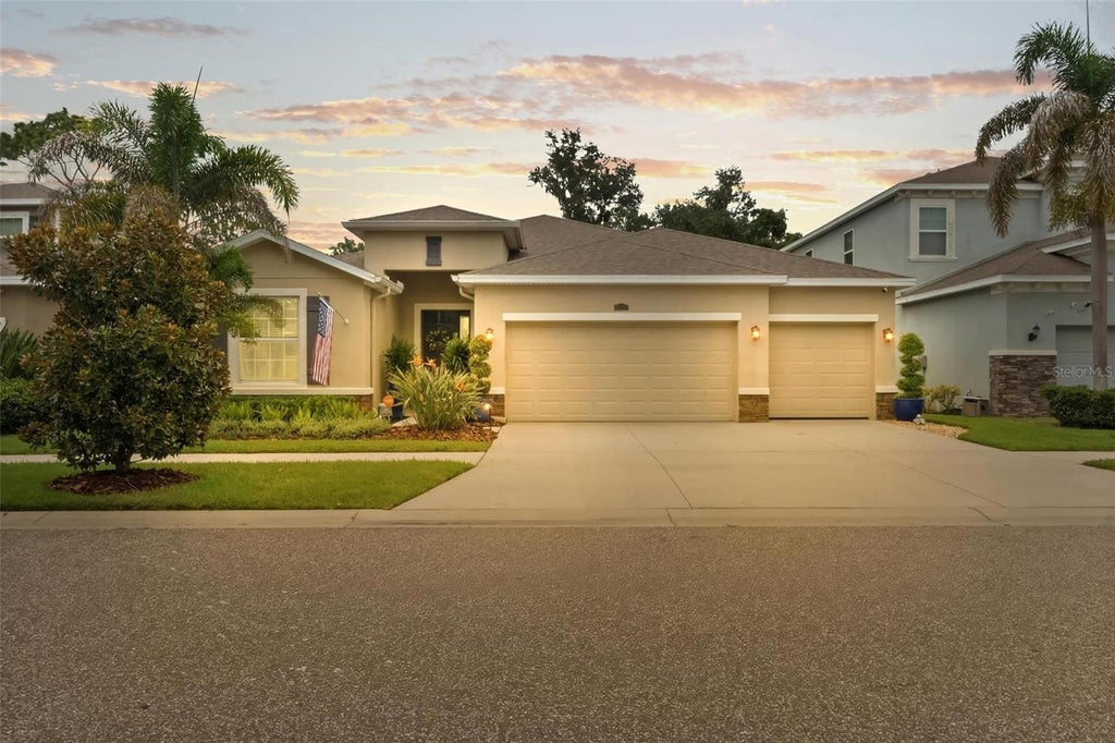 Photo of 10321 Riverdale Rise Drive, Riverview, FL 33578 (MLS # TB8543084)