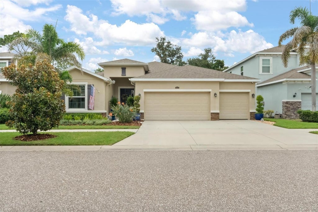 Photo of 10321 Riverdale Rise Drive, Riverview, FL 33578 (MLS # TB8543084)
