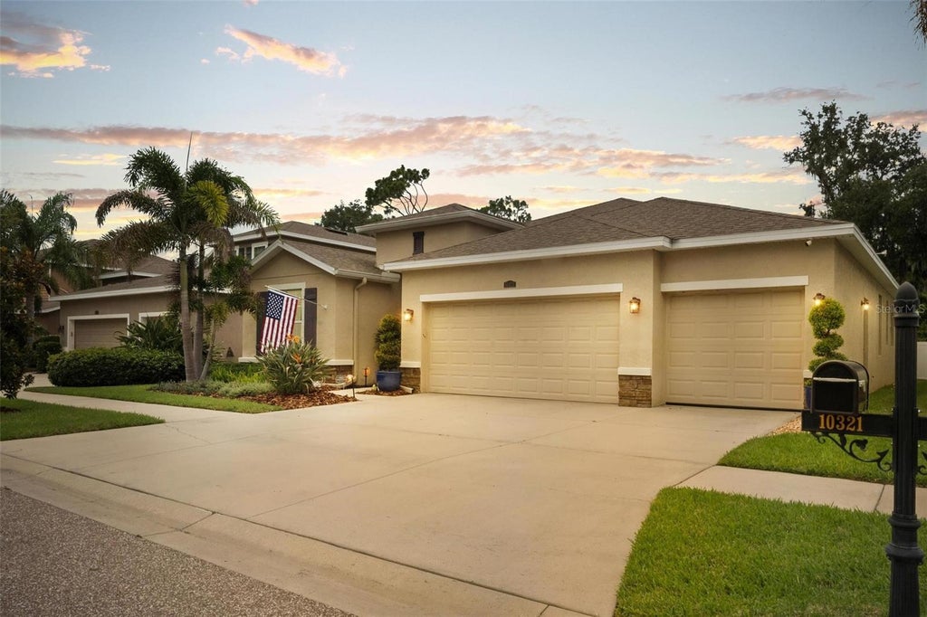 Photo of 10321 Riverdale Rise Drive, Riverview, FL 33578 (MLS # TB8543084)