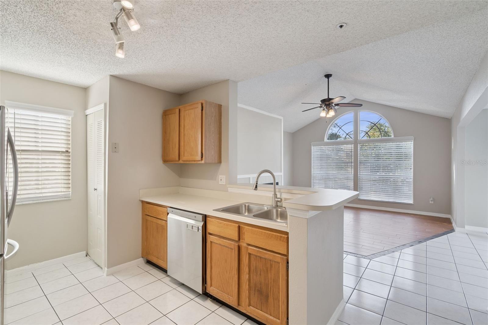 HIDDEN SPGS CONDO - Residential