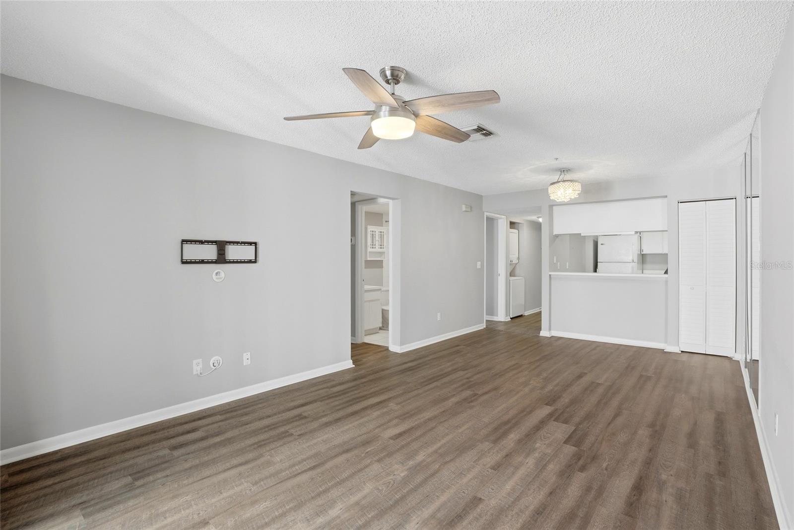 MALLORY SQUARE A CONDO - Residential
