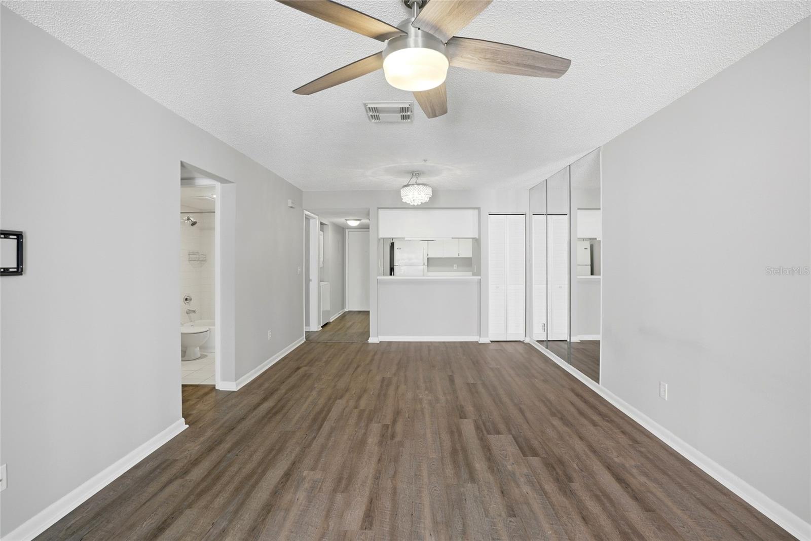 MALLORY SQUARE A CONDO - Residential