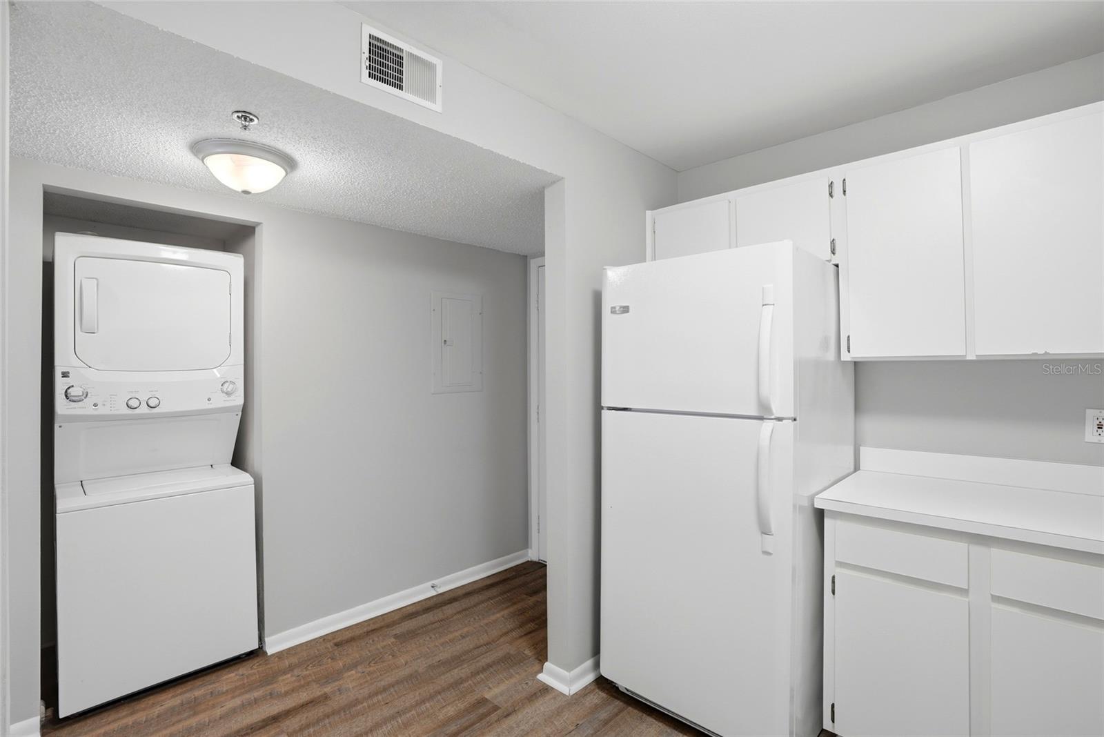 MALLORY SQUARE A CONDO - Residential