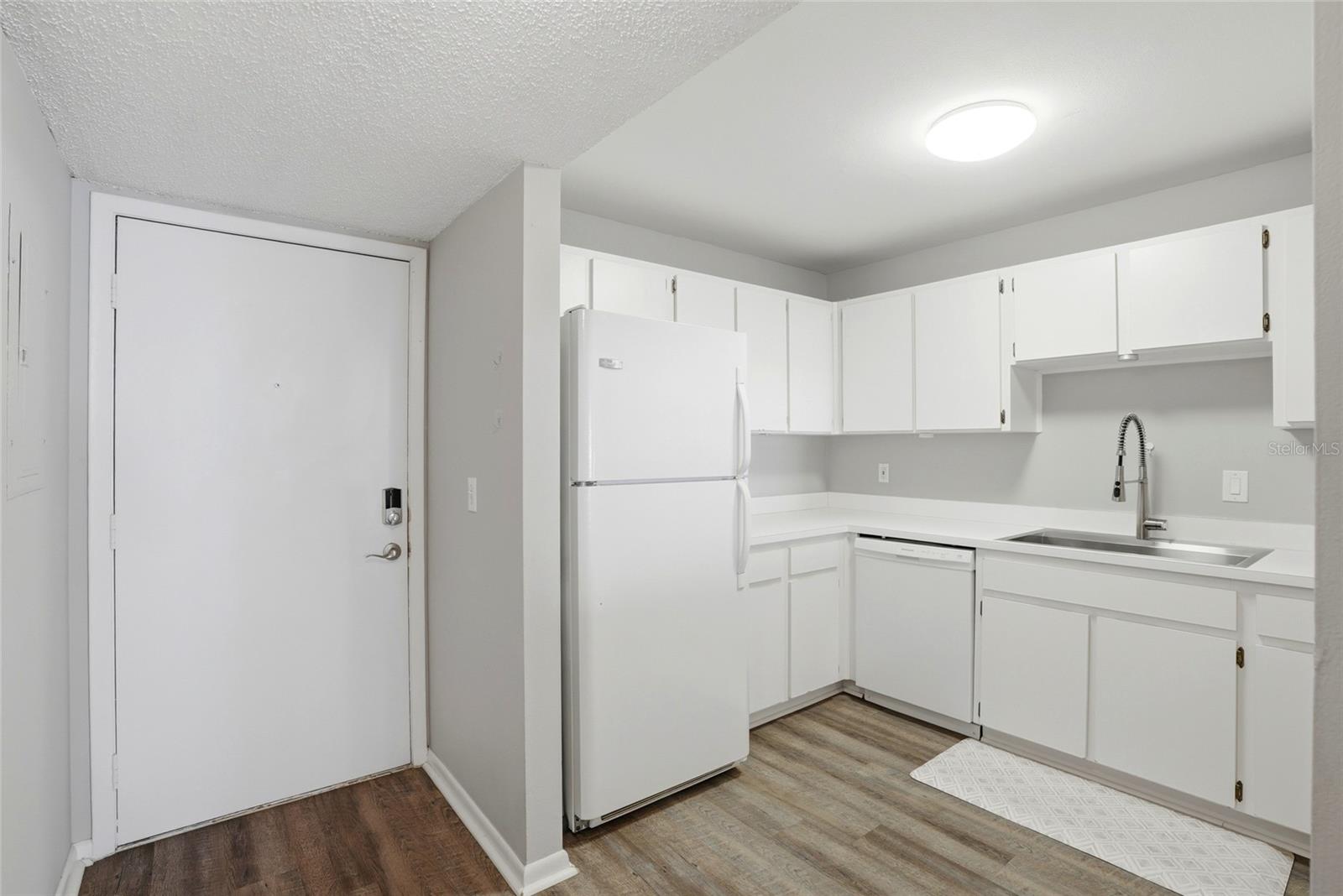 MALLORY SQUARE A CONDO - Residential