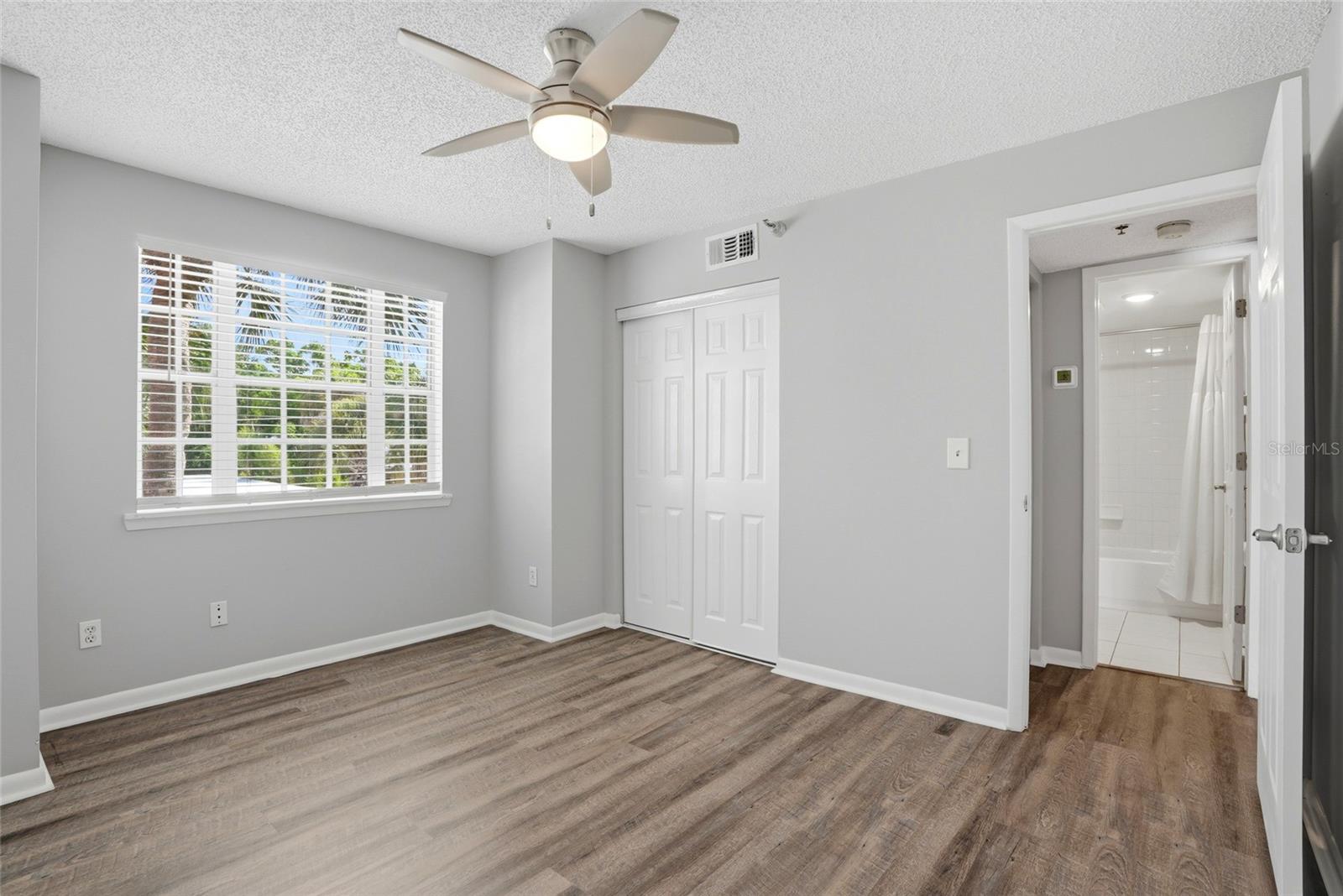 MALLORY SQUARE A CONDO - Residential