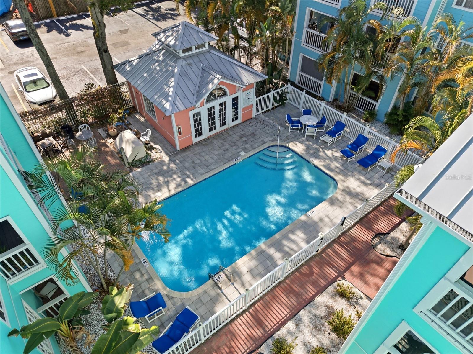 MALLORY SQUARE A CONDO - Residential