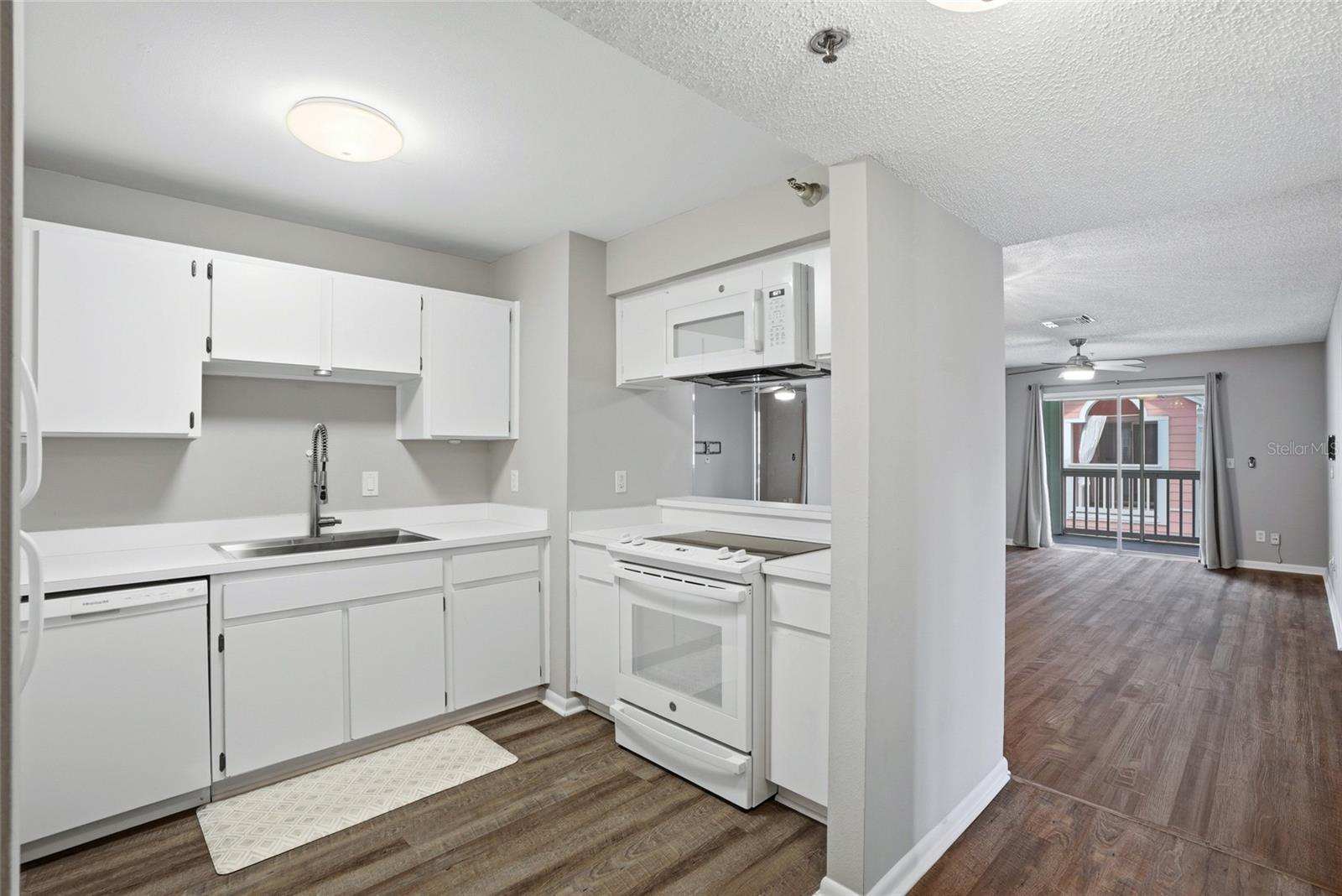 MALLORY SQUARE A CONDO - Residential