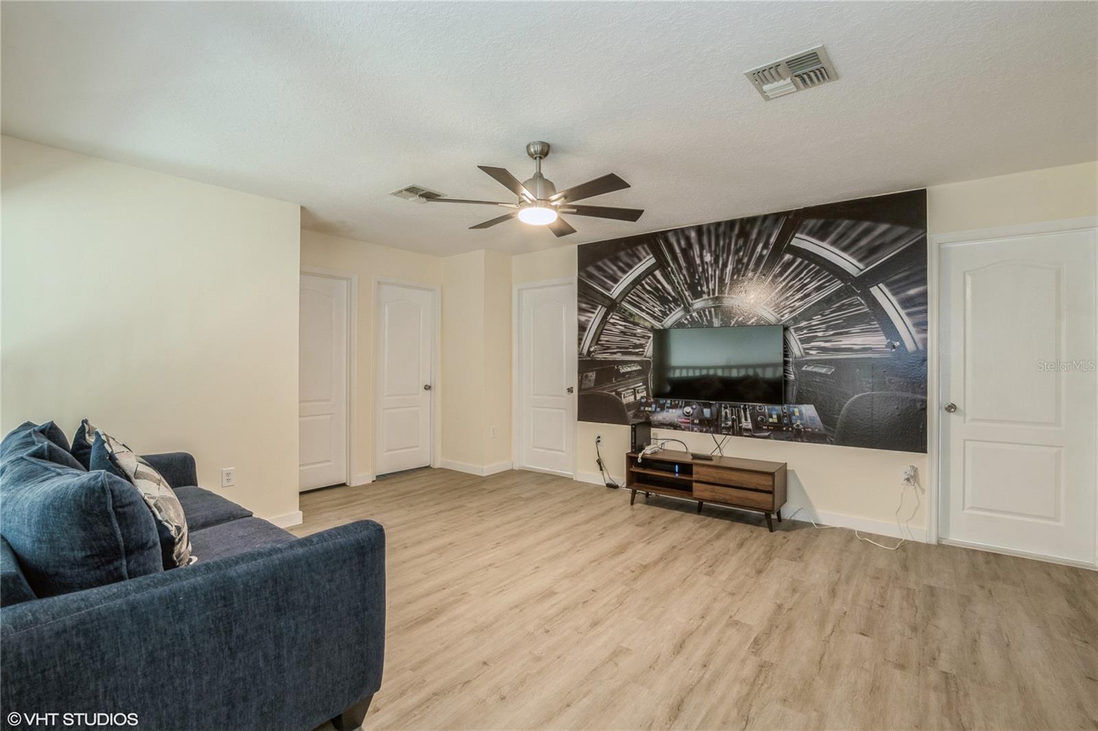 LINDFIELDS UNIT 1 - Residential Lease