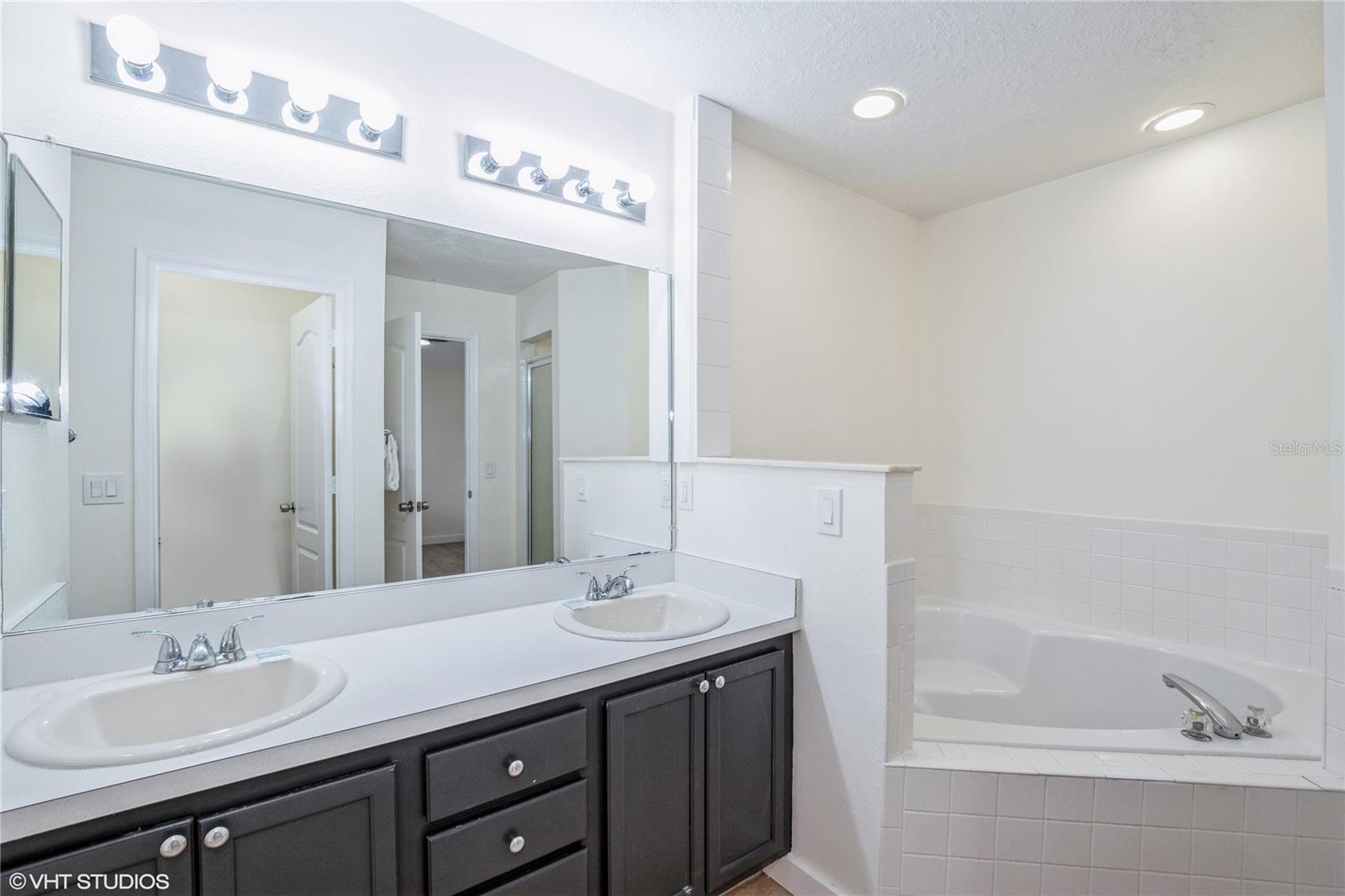 LINDFIELDS UNIT 1 - Residential Lease