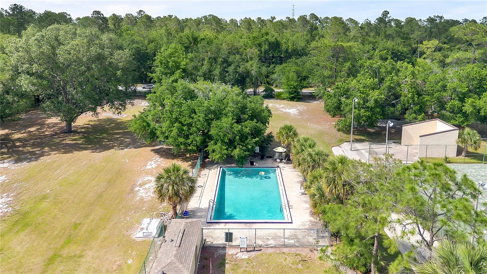 WINDSOR PINES 1 CONDO - Residential