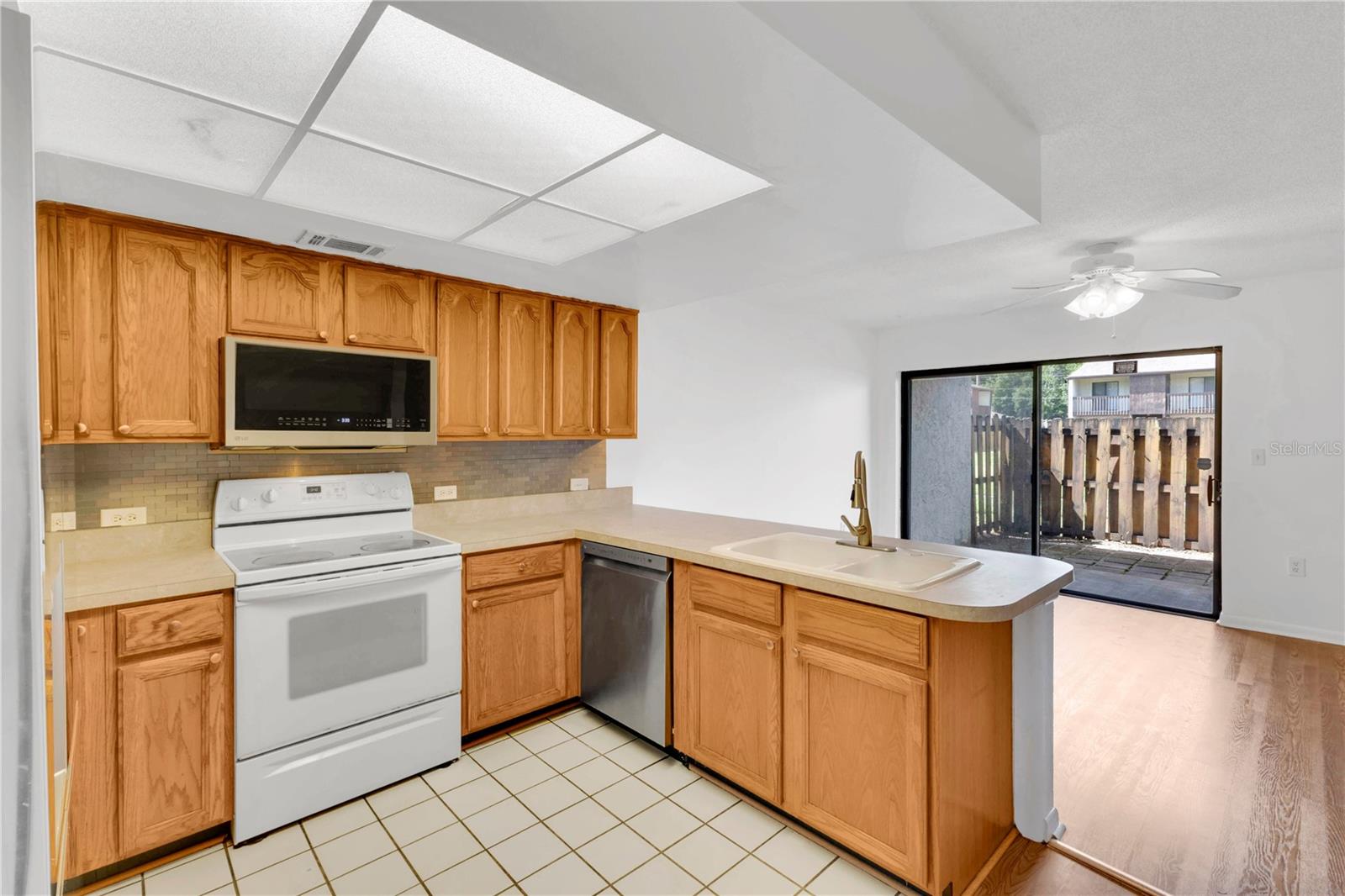 WINDSOR PINES 1 CONDO - Residential