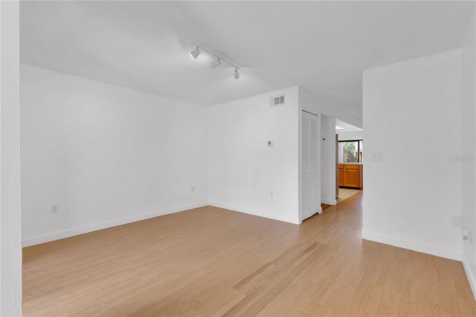 1329 WINDSOR DRIVE